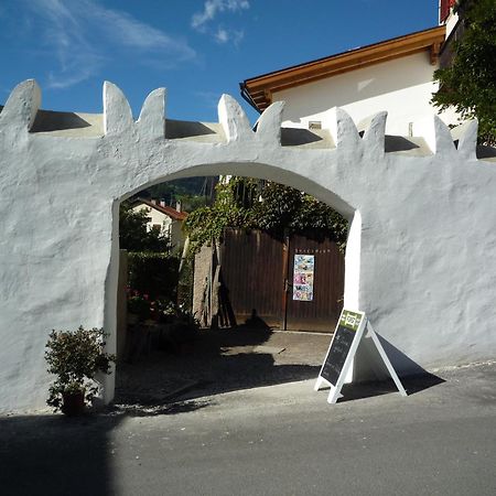 Hotel Garni Sonne Malles Venosta Esterno foto